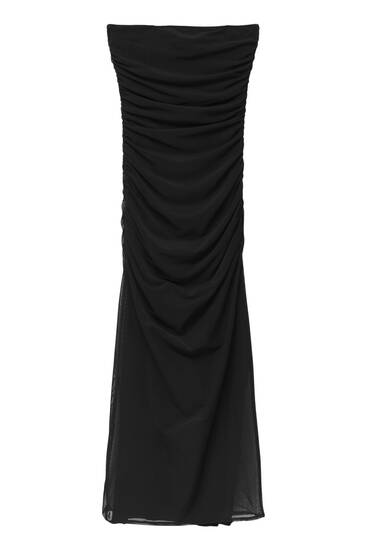 Czarna tiulowa sukienka średniej długości