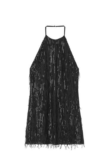 Krátke flitrované šaty s výstrihom typu halter