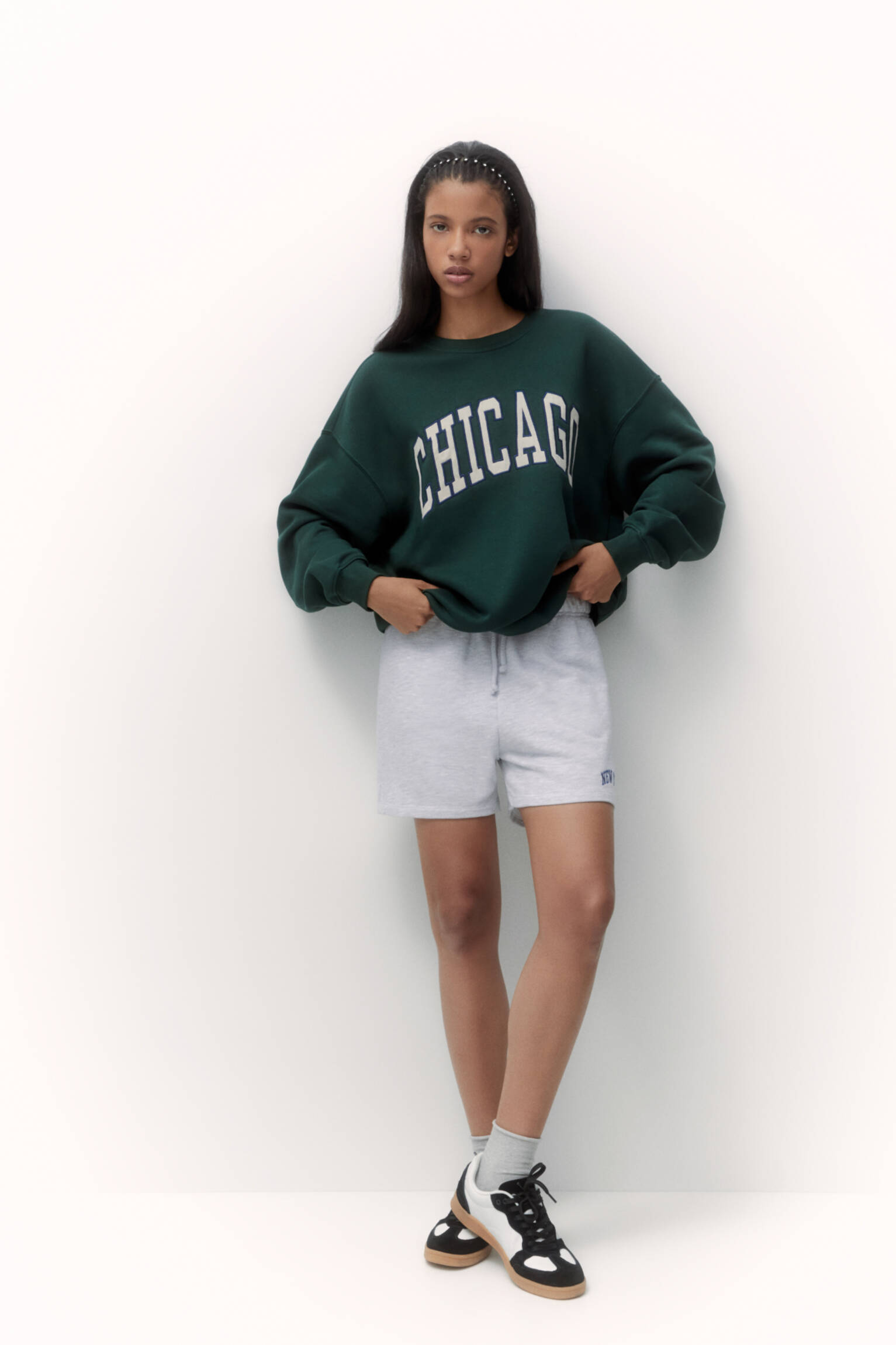 Pull & Bear Chicago sweatshirt - 578592591-501