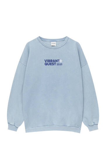 Oversize sweatshirt with contrast slogan