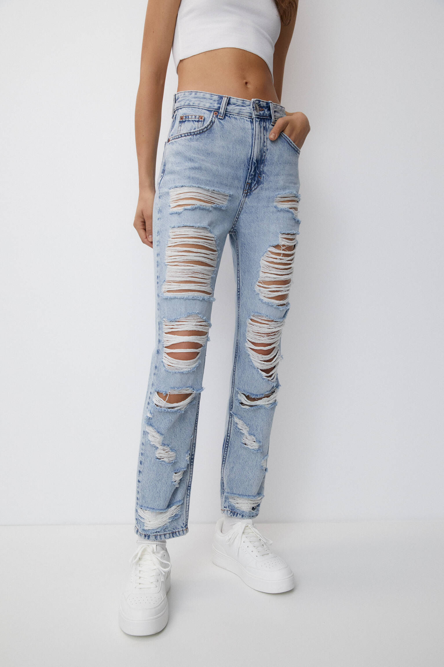 Jeans mom fit cheap rotos pull and bear