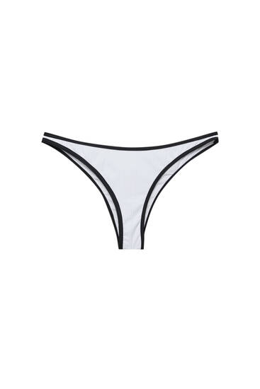 Bikini bottoms with contrast trims