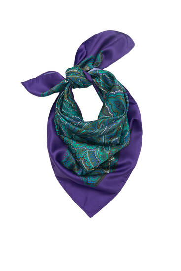 Fialový šátek s květinovým potiskem
