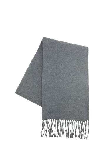 Basic fringed scarf