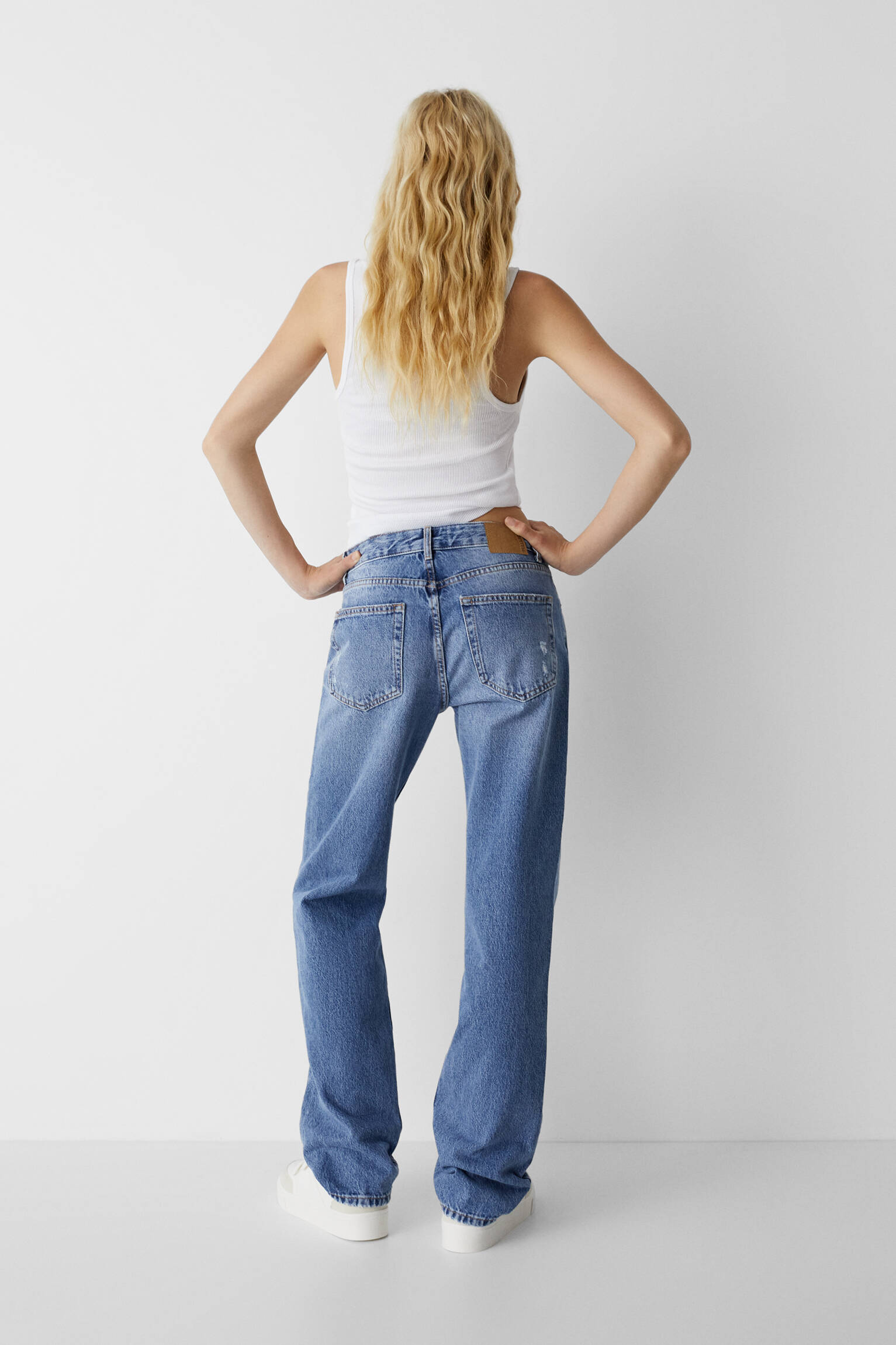 Pull & Bear Mid-waist straight-leg jeans - 573441661-427