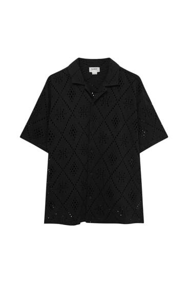 Μαύρο κοντομάνικο πουκάμισο με διάτρητο σχέδιο