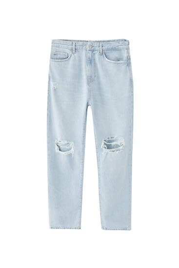 Relaxed jeans with rip detail