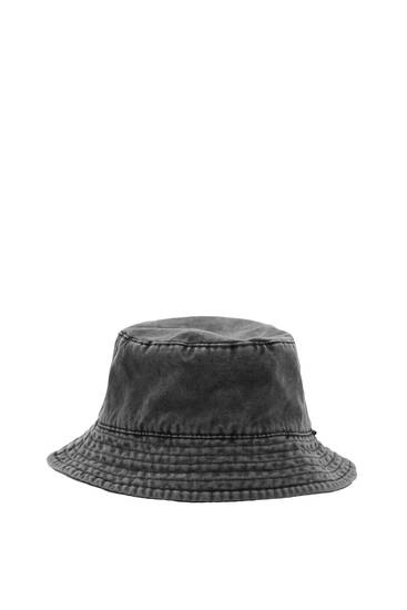 Ξεβαμμένο μαύρο καπέλο bucket