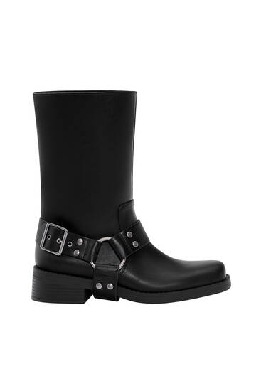 Biker ankle boots with buckles