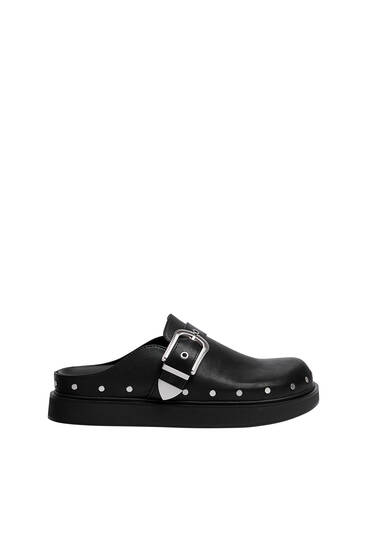 Studded clogs with buckle
