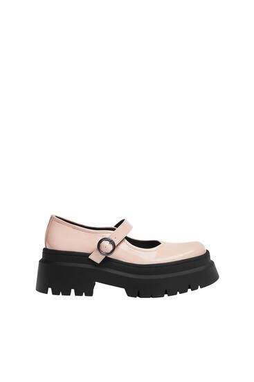 Chunky sole flat shoes