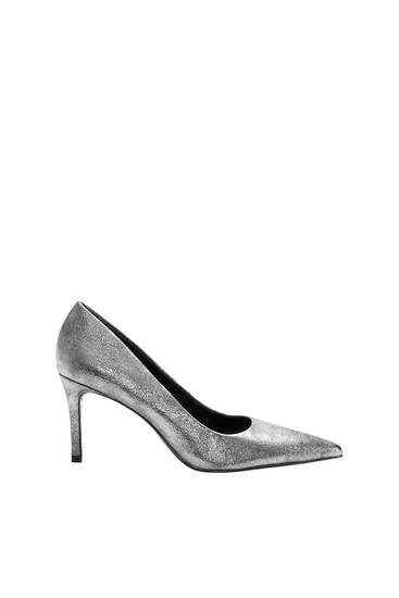 Metallic heeled shoes