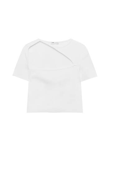 Cut out T-shirt with short sleeves