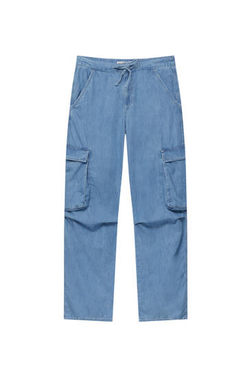 Low-rise cargo jeans