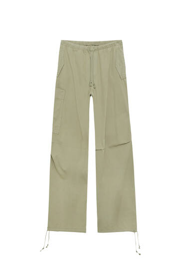 Parachute trousers with a pocket