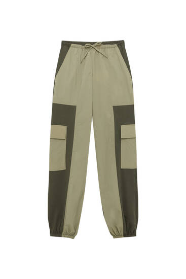 Cargo trousers in contrast fabric