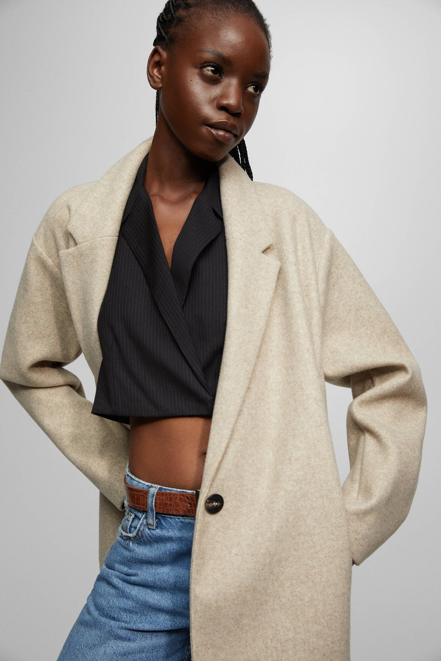 pull and bear beige coat