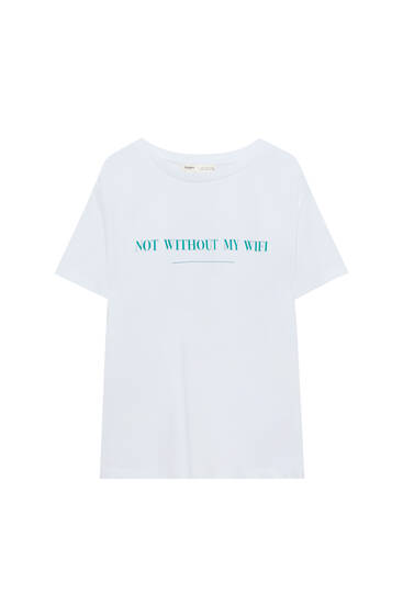 Basic coloured T-shirt with contrast slogan