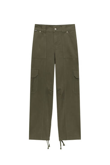 Cargo trousers with adjustable cuffs