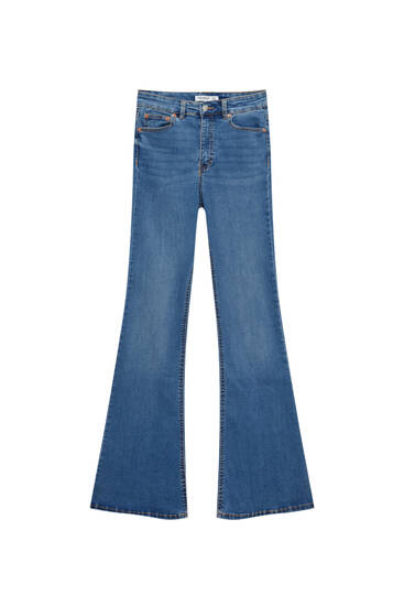 Basic-Jeans mit Schlag