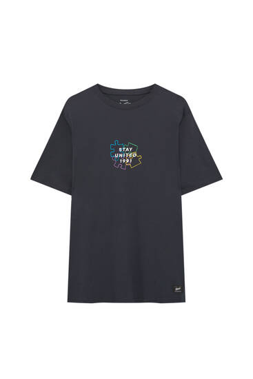 T-shirt with clothing print