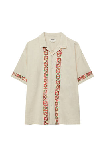 Basic rustic shirt with geometric embroidery