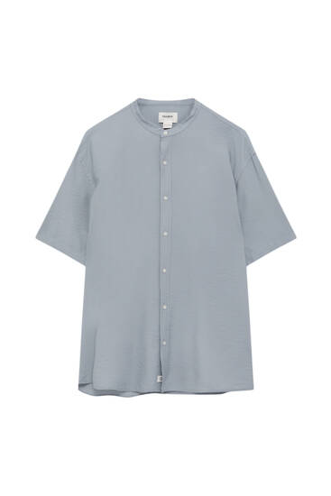 Coloured short sleeve shirt with a stand-up collar