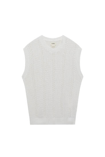 Basic textured knit vest