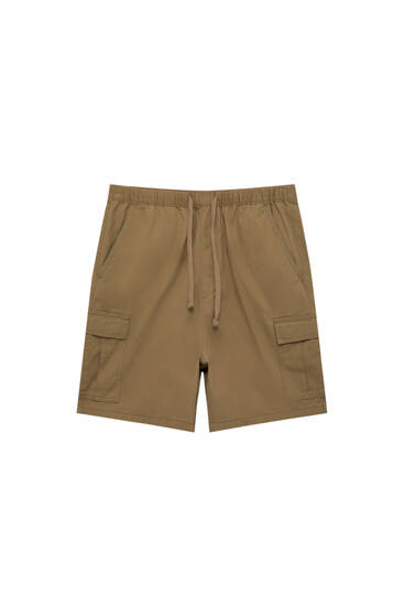 Cargo Bermuda shorts with an elastic waistband