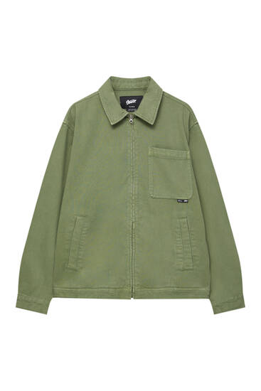 Worker jacket with a front pocket