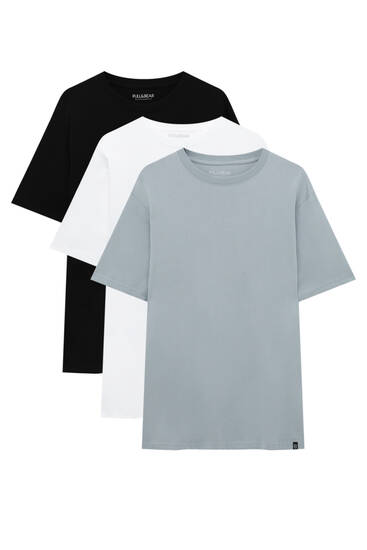 Pack of 3 short sleeve T-shirts.