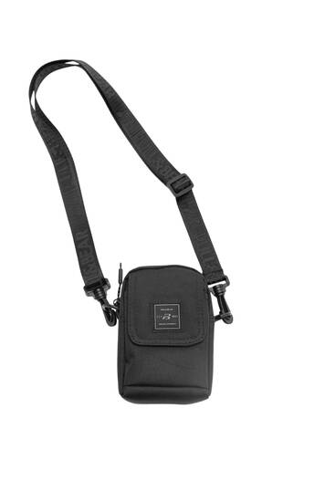 Černá mini kabelka přes rameno