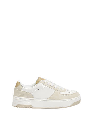 Casual platform trainers