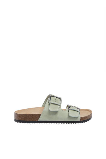Leather sandals with buckles