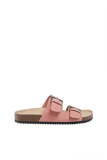 Leather sandals with buckles