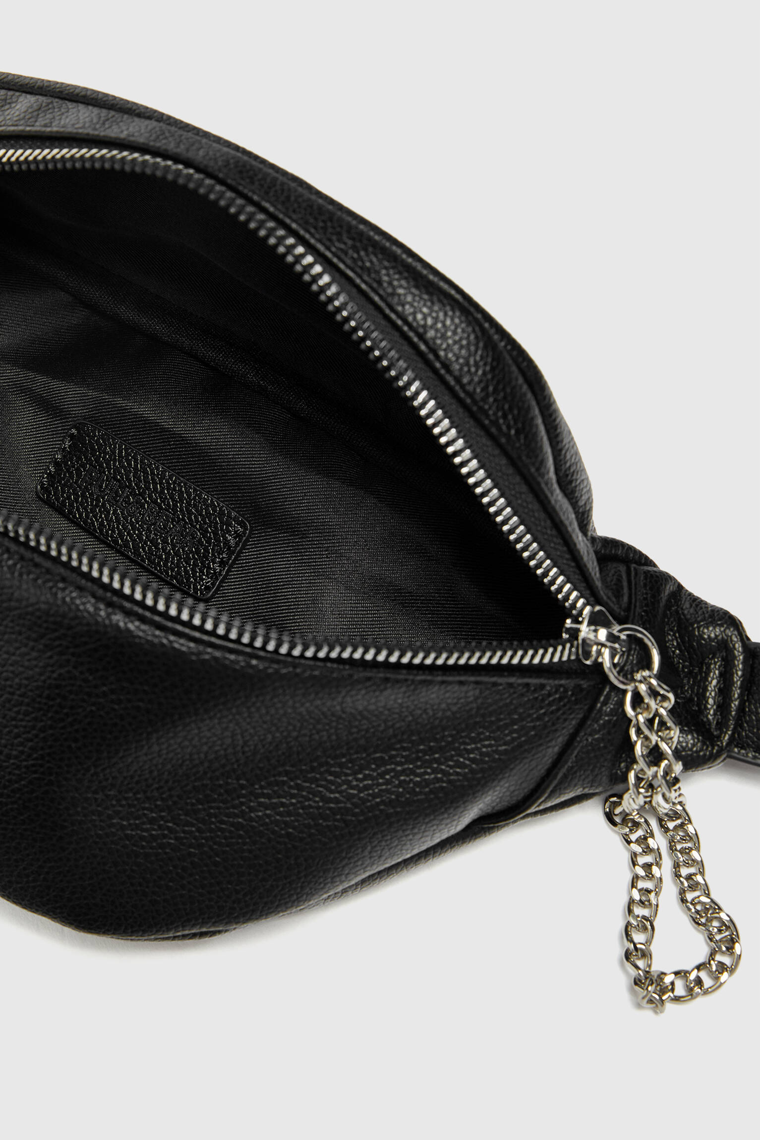 Pull & Bear Fanny pack with chain detail. 4