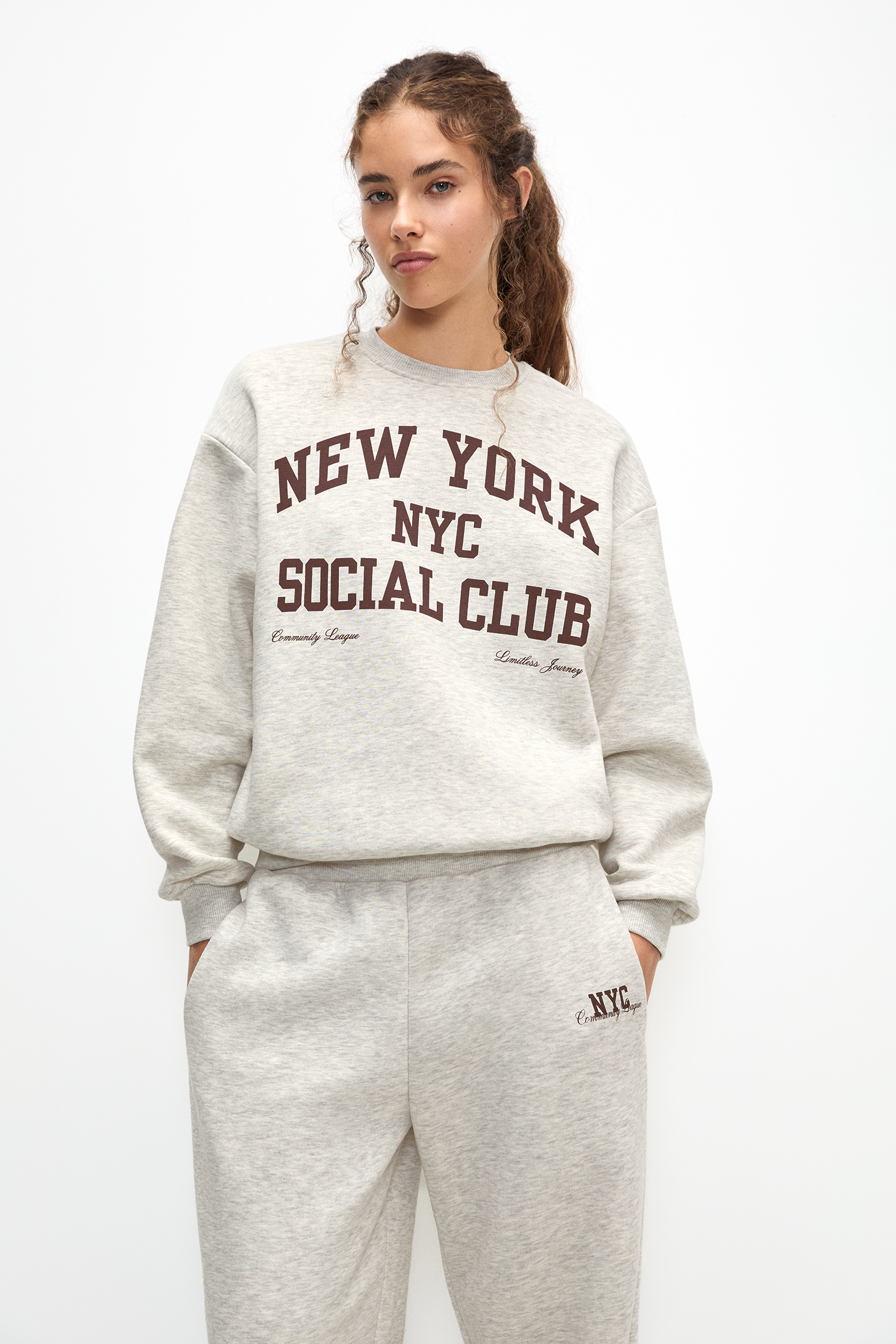 Sudaderas mujer pull and bear online