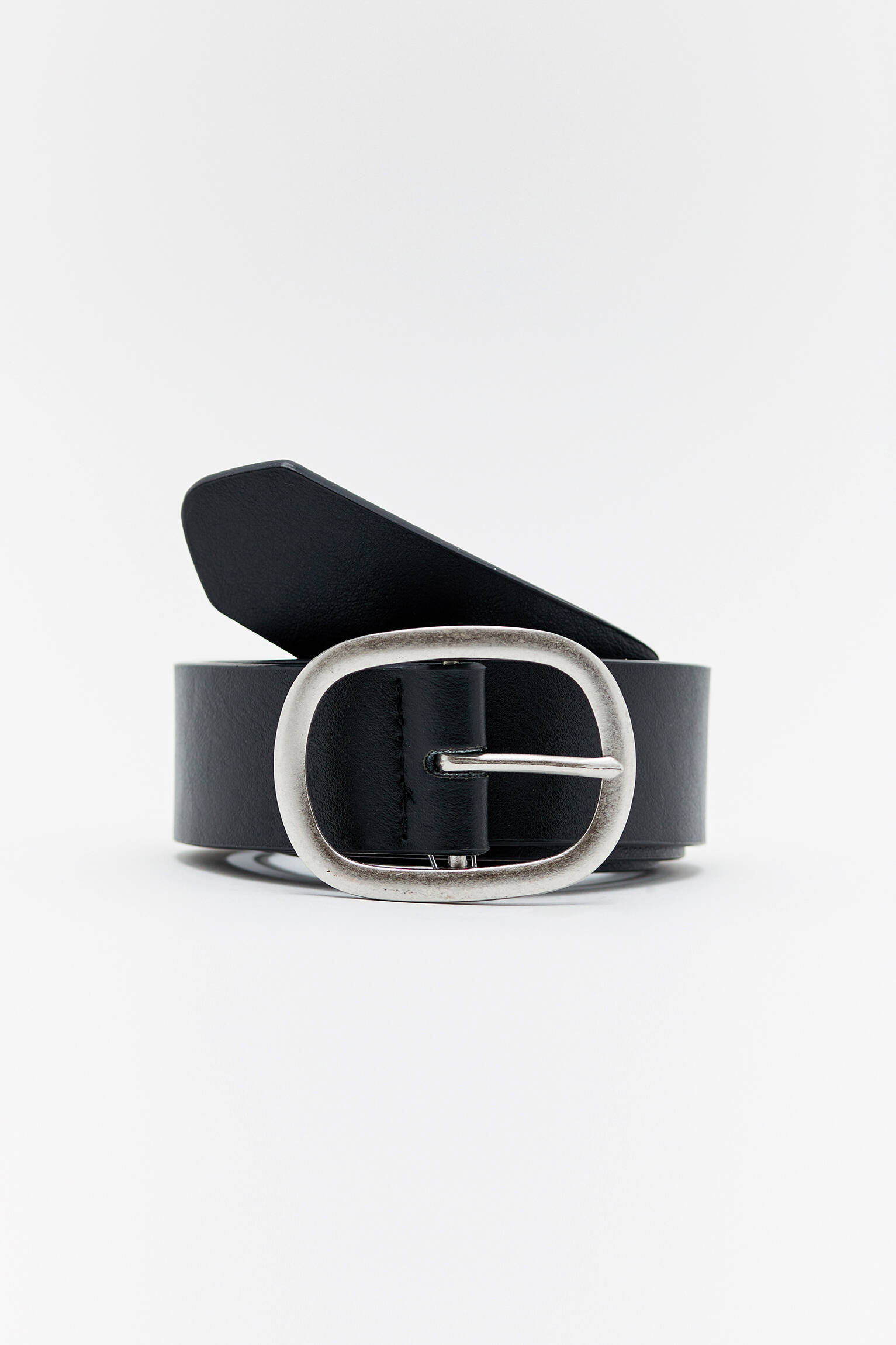 Gürtel mit ovaler Metallschnalle - PULL&BEAR 