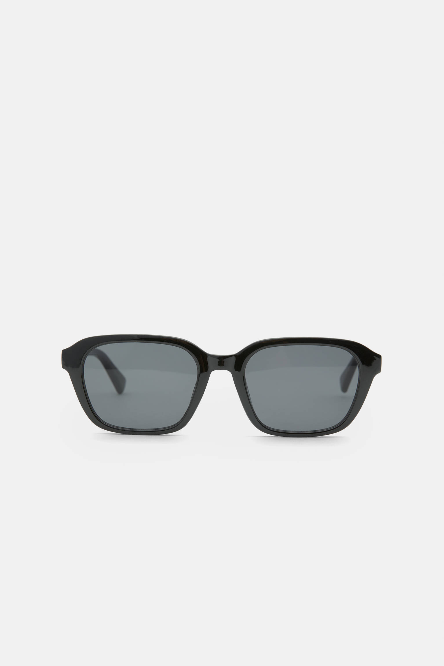 Sonnenbrille mit schwarzem Kunststoffgestell - PULL&BEAR 
