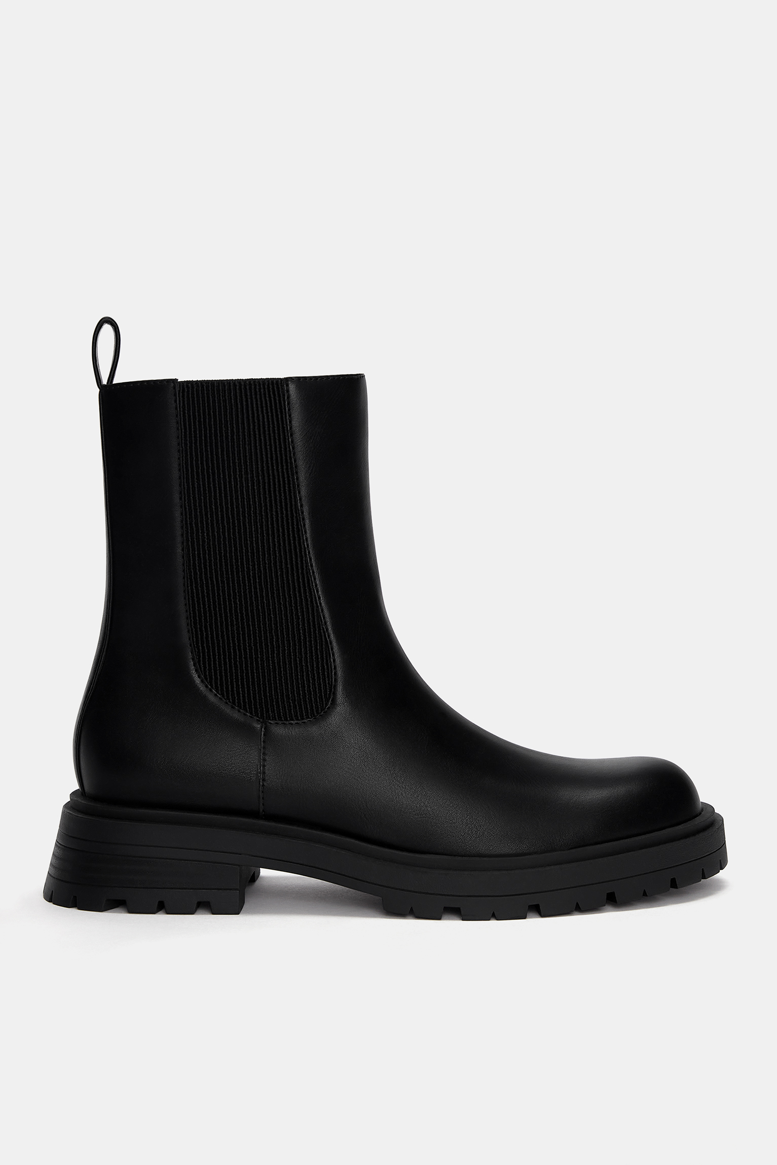 elongated chelsea boots