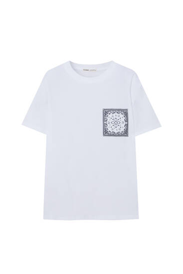 White T-shirt with printed pocket