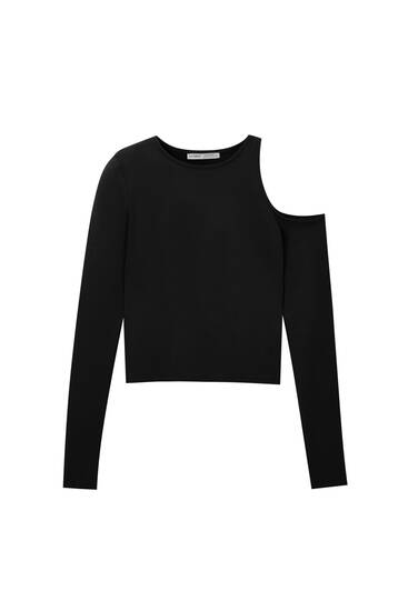 Fitted asymmetrical off-the-shoulder top