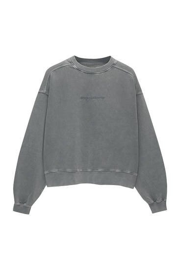 Washed-effect round neck sweatshirt - pull&bear