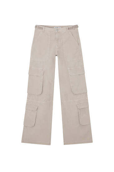 Wide-leg multi-pocket cargo trousers