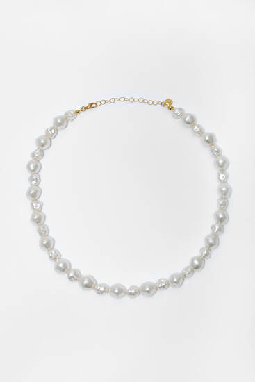 Irregular faux pearl necklace