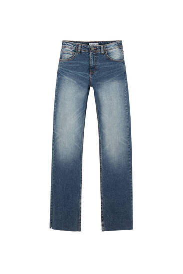 Low-rise flared jeans