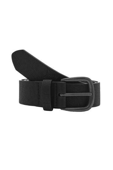 Black belt with oval buckle