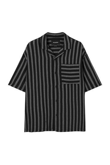 Short sleeve striped shirt