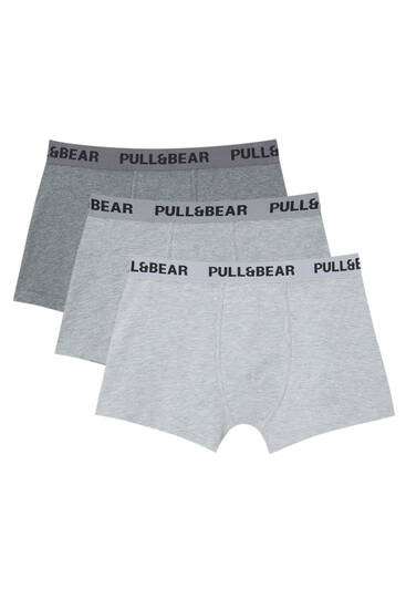 3-pack of grey basic boxers with logo