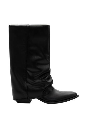 Ankle boots with crinkle-effect gaiters